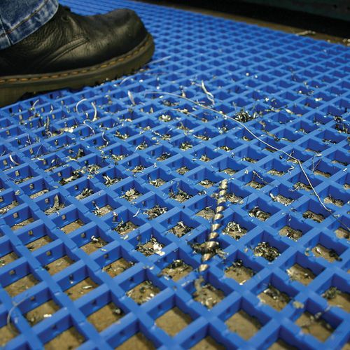 Tapis strié - COBAmat® - COBA Europe Ltd - en vinyle / rouge / noir