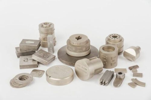 Bloc de marquage d'embossage ou de débossage pour plastique - Pryor Marking Technology