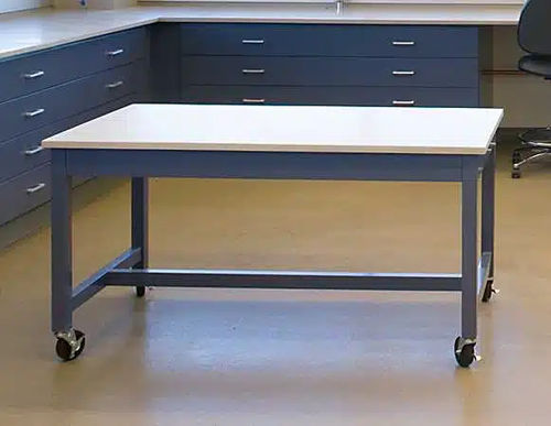 Table de travail de laboratoire - ALPHA - Kewaunee Scientific Corporation