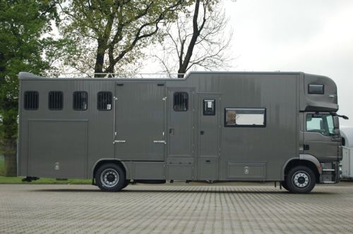 Camion de transport - EQUIPE S series - Böckmann - pour chevaux / à 2 essieux
