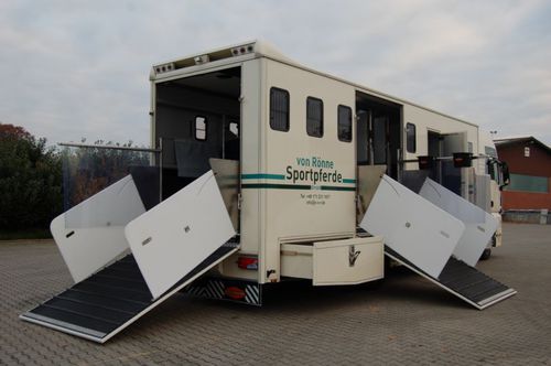 Camion de transport - BIG EQUIPE S series - Böckmann - pour chevaux / à 2 essieux