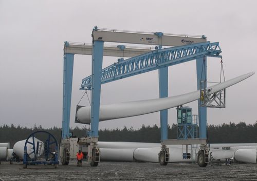 Chariot cavalier pour la manutention d'équipements pour éoliennes - MST 50 - CIMOLAI TECHNOLOGY - sur pneus