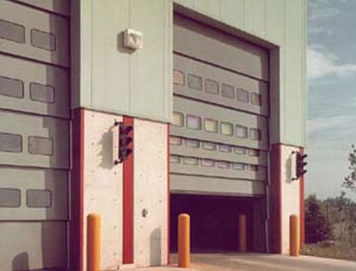 Porte à empilement - Multiplex - Wilcox Door Service Inc - pour l'extérieur / industrielle / résistante au vent