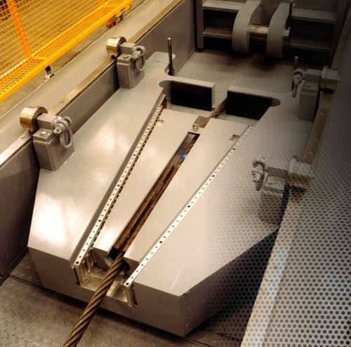 Mâchoire auto serrante pour test de traction - AJT Equipment
