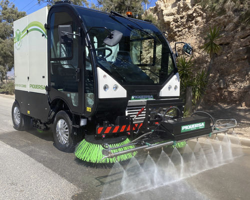 Balayeuse autolaveuse autoportée - BA-2300H SV COMBI - Piquersa Maquinaria, S.A. - hydraulique / diesel / de voirie