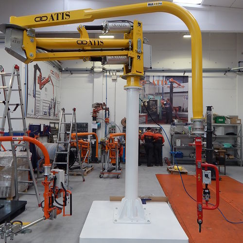 Bras manipulateur pneumatique - ATISmirus 100  - ATIS s.r.l. - avec prise / pour soulever / sur colonne