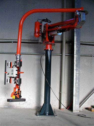 Bras manipulateur pneumatique - Atimirus 200 - ATIS s.r.l. - avec prise / pour soulever / de chargement
