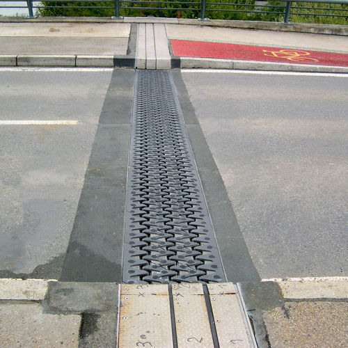 Joint de dilatation en acier - ROBO-STATIFLEX - mageba - carré / à emboîtement / pour construction de pont