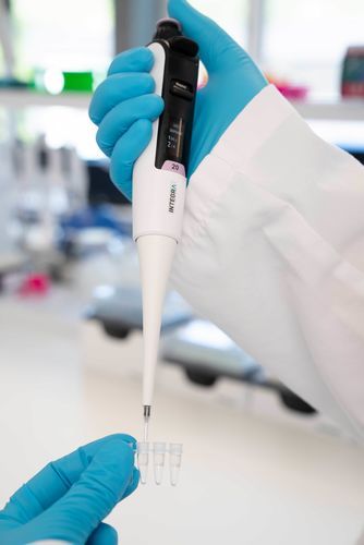 Pipette hybride - SWITCH - INTEGRA Biosciences - mono-canal / volumétrique / pour laboratoire