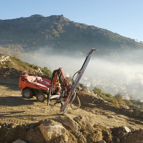Foreuse de carottage - COMMANDO™ DC120 - Sandvik Mining and Rock Technology - multifonction / automotrice / à roues