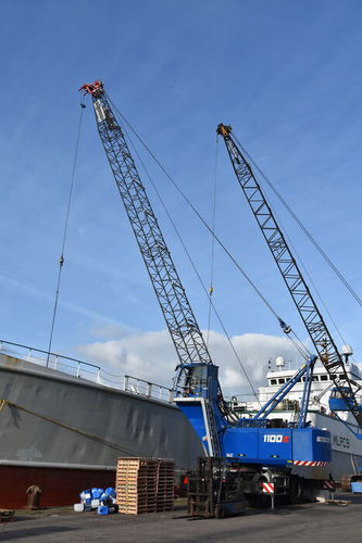 Grue sur chenilles - 1100 E - SENNEBOGEN Maschinenfabrik GmbH - à flèche / pour chantier / de levage