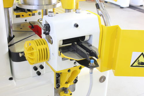 Presse pneumatique - STA 30/600CE - Silicon - à poinçonner / pour lame de scie / à colonne
