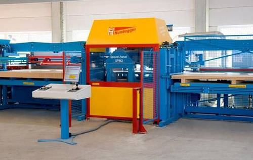 Centre de découpe et d'usinage multifonction - SPM-2 - Hans Hundegger - CNC / de profilé en matériau composite / en bois