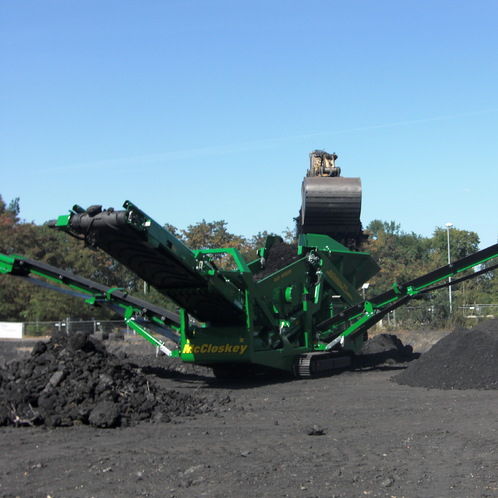 Crible pour chantier de construction - R70 - McCloskey International Limited - mobile / forte charge
