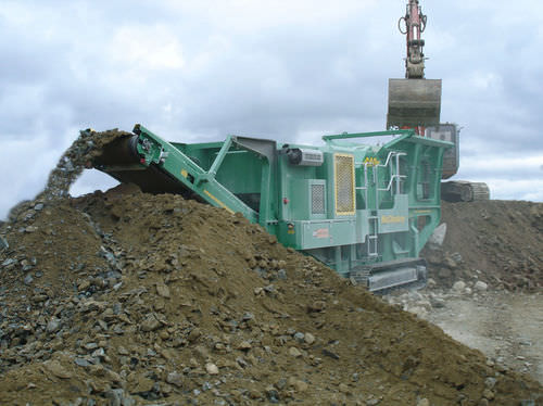 Concasseur à mâchoire - J40 - McCloskey International Limited - mobile / à moteur diesel / compact