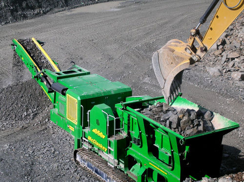 Concasseur à mâchoire - J50 - McCloskey International Limited - mobile / à moteur diesel / sur chenilles