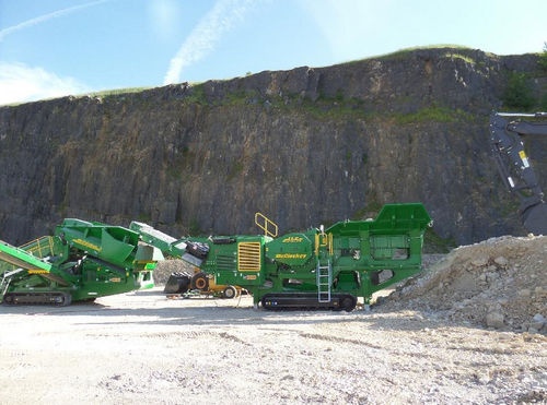Concasseur à mâchoire - J45 - McCloskey International Limited - mobile / à moteur diesel / sur chenilles