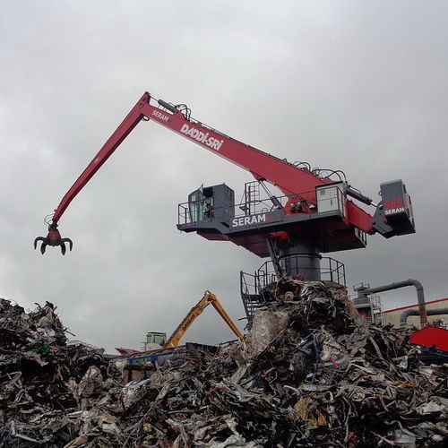 Grue pour manutention de déchets et ferraille - SERAM ES3 series - Seram - fixe / à flèche / tout terrain