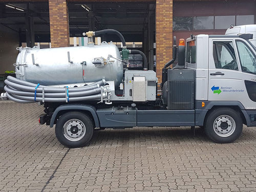 Unité d'aspiration pour liquides - S-VAC 1500 - Altro-Tec GbR - avec pompe à vide