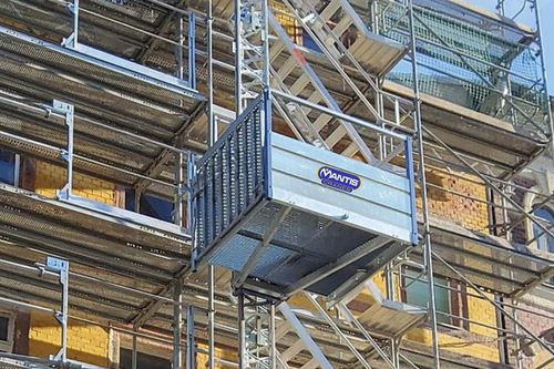 Monte charge électrique - GEDA 500Z - Mantis Cranes - pour la construction / pour chantier / à simple colonne