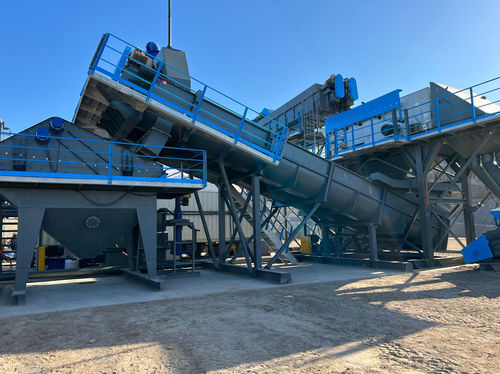 Crible pour chantier de construction - Polygonmach - centrifuge / mobile / pour produits en vrac