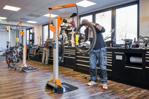 Appareil de levage électrique - Genkinger-bAKA Genkinger GmbH - à colonnes / mobile / pour les quads
