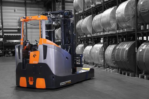 Chariot élévateur à mât rétractable électrique - EFSM-S 40 - Genkinger-bAKA Genkinger GmbH - à conducteur porté debout / pour allée étroite / pour palette