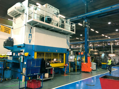 Ligne de presses de production - I.M.V. Presse srl - pour l'industrie automobile / pour acier / à transfert