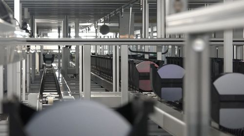 Système de convoyage de transport - Fabmatics GmbH - convoyeur / automatisé