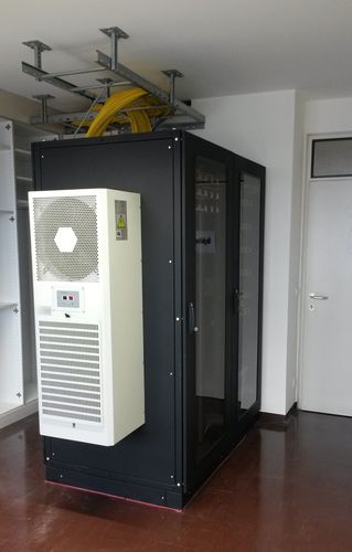 Climatiseur d'armoire électrique vertical - Brodinger IT-Sicherheitstechnik e.U. - industriel / à condensation par air