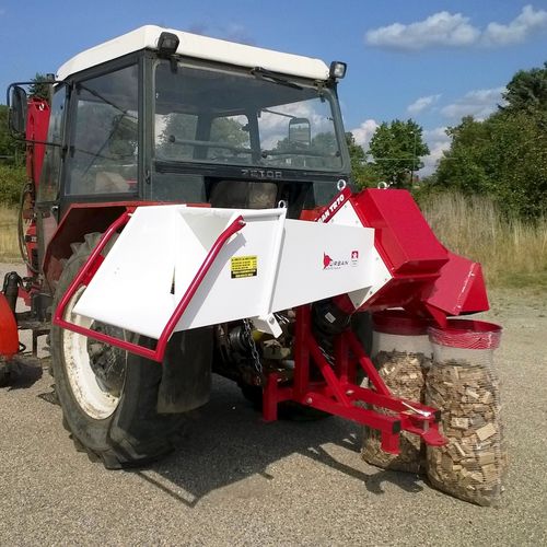 Fendeuse de bûches - TR70 2P - URBAN KOVO s.r.o.