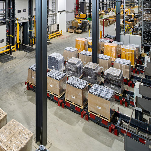 Convoyeur de palettes - Moffett Conveyor™ - Moffett Automated Storage Ltd - à bande / à rouleaux / à chaînes