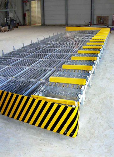 Convoyeur à rouleaux - Galler Lager- und Regaltechnik GmbH - pneumatique / horizontal / de transport