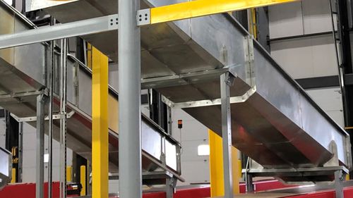 Descenseur modèle droit - Talos Engineered Products Limited - pour intralogistiques flexibles / industriel / de paquets