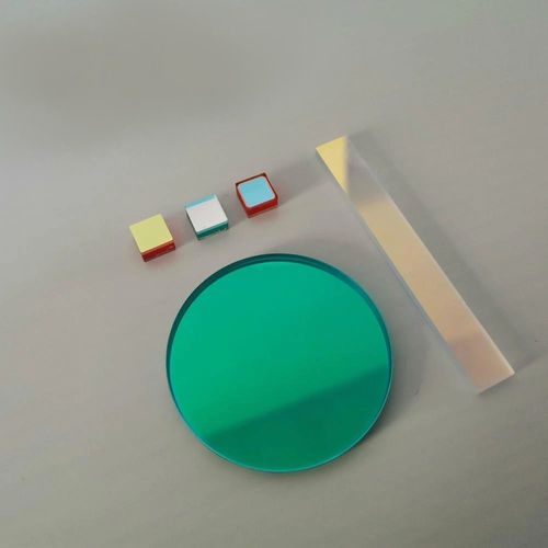 Filtre optique coloré - ZLY621 - zoolied  inc. - par absorption / diélectrique / en verre