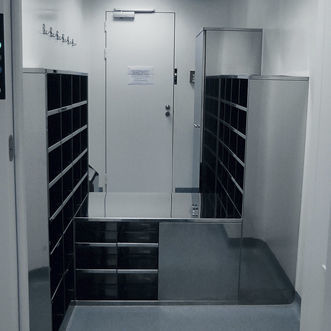 Mobilier de laboratoire - CLEAN ROOM DESIGN d.o.o.