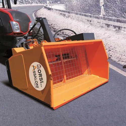 Épandeur de sel avec attelage trois points - SAT series - ORSI GROUP SRL - sur tracteur