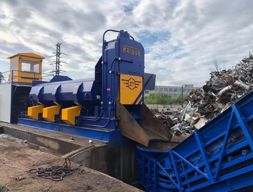 Presse à balles pour ferraille - Katana 377 - ECOTECNICA EUROPE S.r.l. - verticale