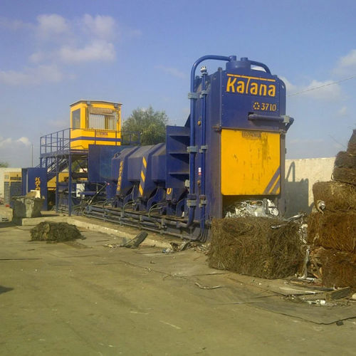 Presse à balles pour ferraille - Katana 3710 - ECOTECNICA EUROPE S.r.l. - verticale