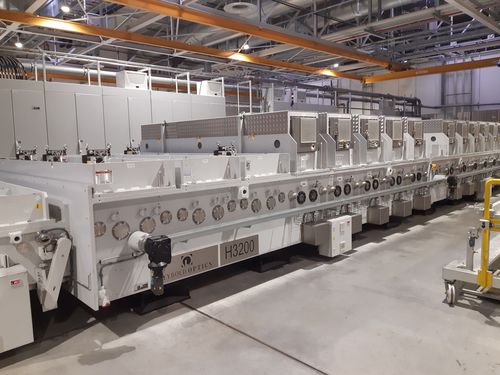 Machine de dépôt par pulvérisation cathodique horizontale en ligne - Leybold H3200 - Avancis