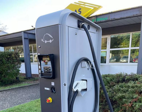 Borne de recharge pour véhicule électrique - AXIMUM