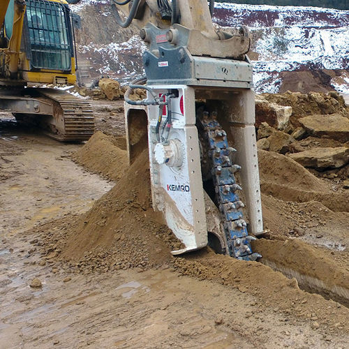 Trancheuse de sol à chaînes - KTR 120 - KEMROC Spezialmaschinen GmbH - à chenilles / pour pelle hydraulique / pour le génie civil