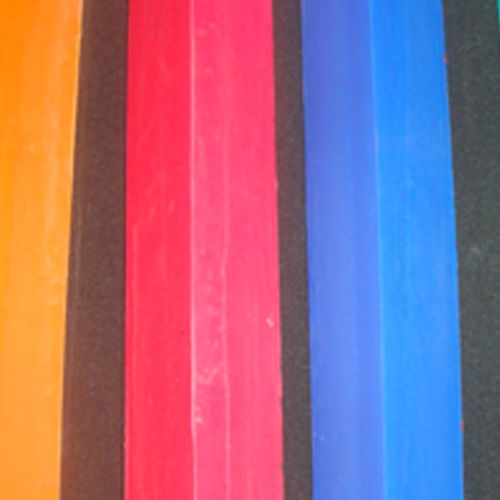 Profilé en plastique - INTERCAUCHOS DEL VALLES S.A. - en caoutchouc / en métal / en L