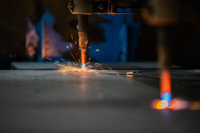 Machine de découpe laser - UPTIVE - au jet d'eau / plasma / pour métal
