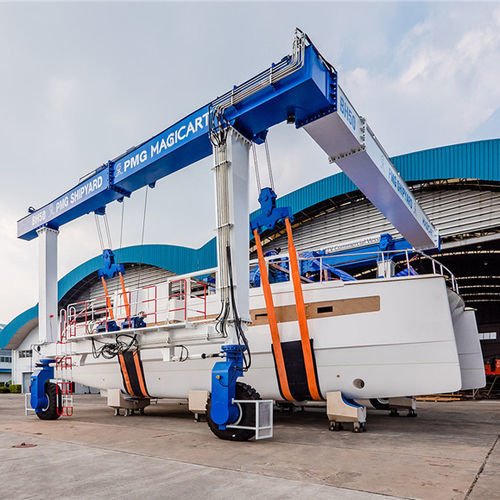 Chariot cavalier pour bateau - BH series - Xinxiang MAGICART Cranes Co., Ltd - à moteur diesel / sur pneus / avec palan
