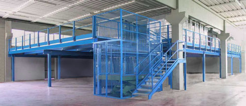 Mezzanine industrielle avec escaliers - PAROLIN - pour constructions