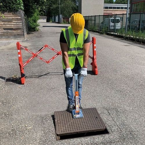 Outil de levage de plaques d'égouts magnétique - CL10 - Italifters - à roues