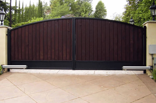 Porte coulissante - KAPISAN ENDÜSTRİYEL KAPI SİSTEMLERİ - avec charnière / pour l'intérieur / de sécurité