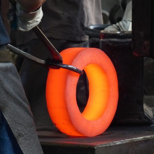 Forge à chaud - L'UNION DES FORGERONS - acier carbone / acier / acier inoxydable
