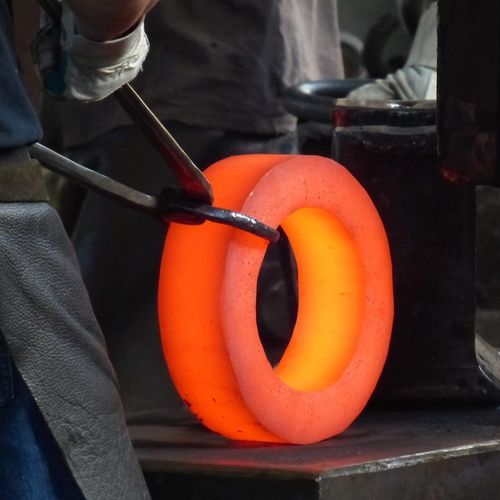 Forge à chaud - L'UNION DES FORGERONS - acier carbone / acier / acier inoxydable